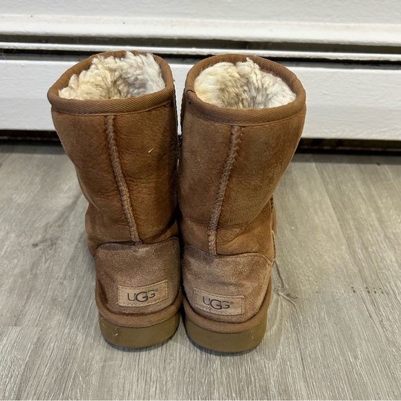 UGG Australia Classic Shearling-Lined Chestnut Tan Winter Boots Women’s Size 6 - Picture 4 of 7